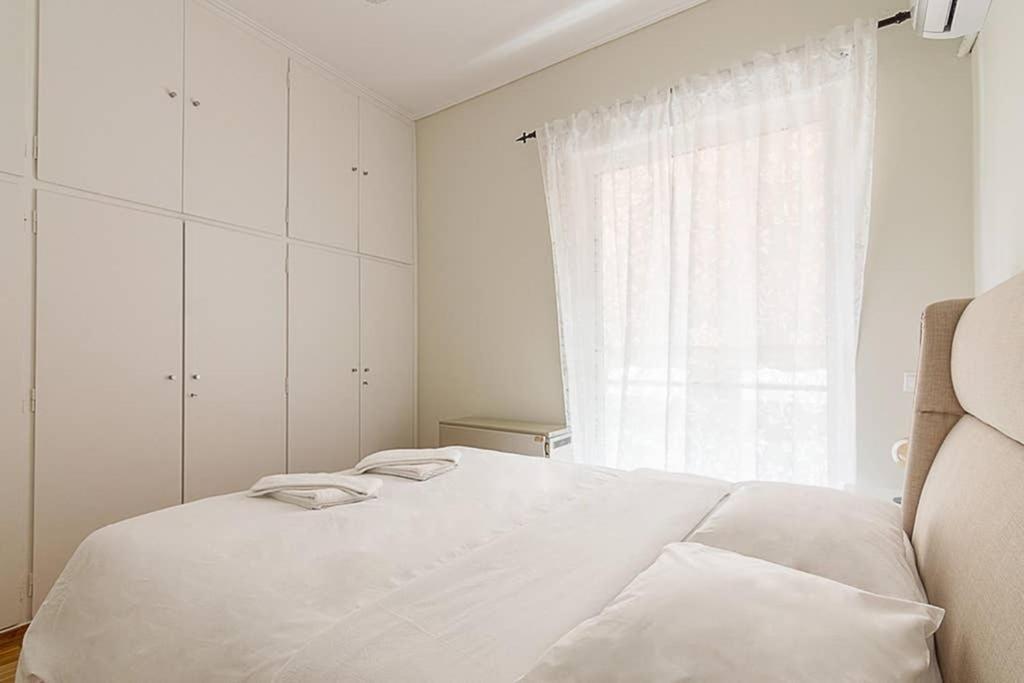 Cozy Flat With 1 Bedroom Next To Metro Station Atena Exterior foto