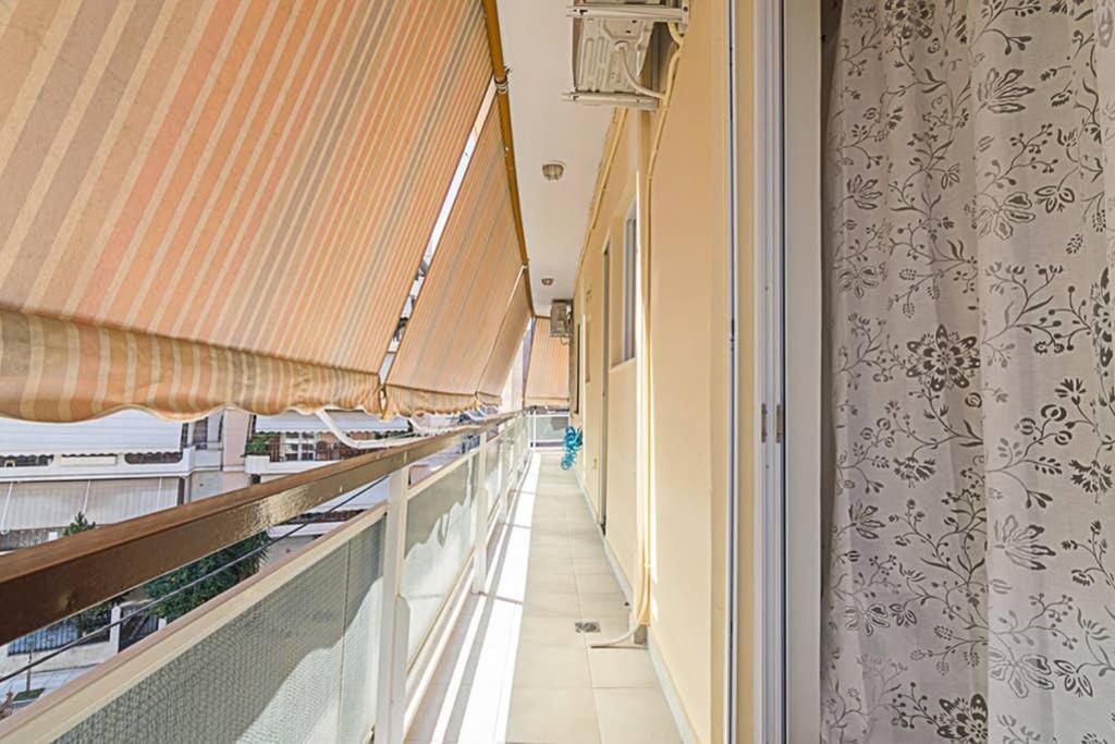 Cozy Flat With 1 Bedroom Next To Metro Station Atena Exterior foto