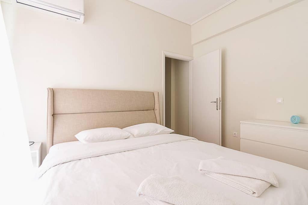 Cozy Flat With 1 Bedroom Next To Metro Station Atena Exterior foto