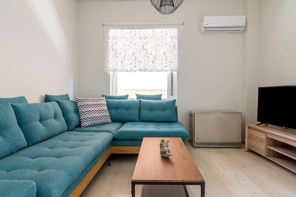 Cozy Flat With 1 Bedroom Next To Metro Station Atena Exterior foto